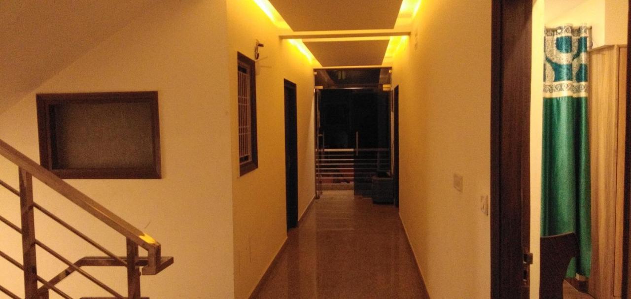 Hotel Golden Bliss At New Delhi Airport Екстер'єр фото