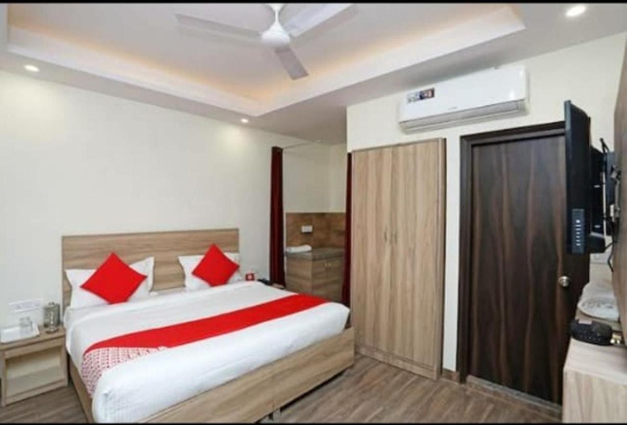 Hotel Golden Bliss At New Delhi Airport Екстер'єр фото