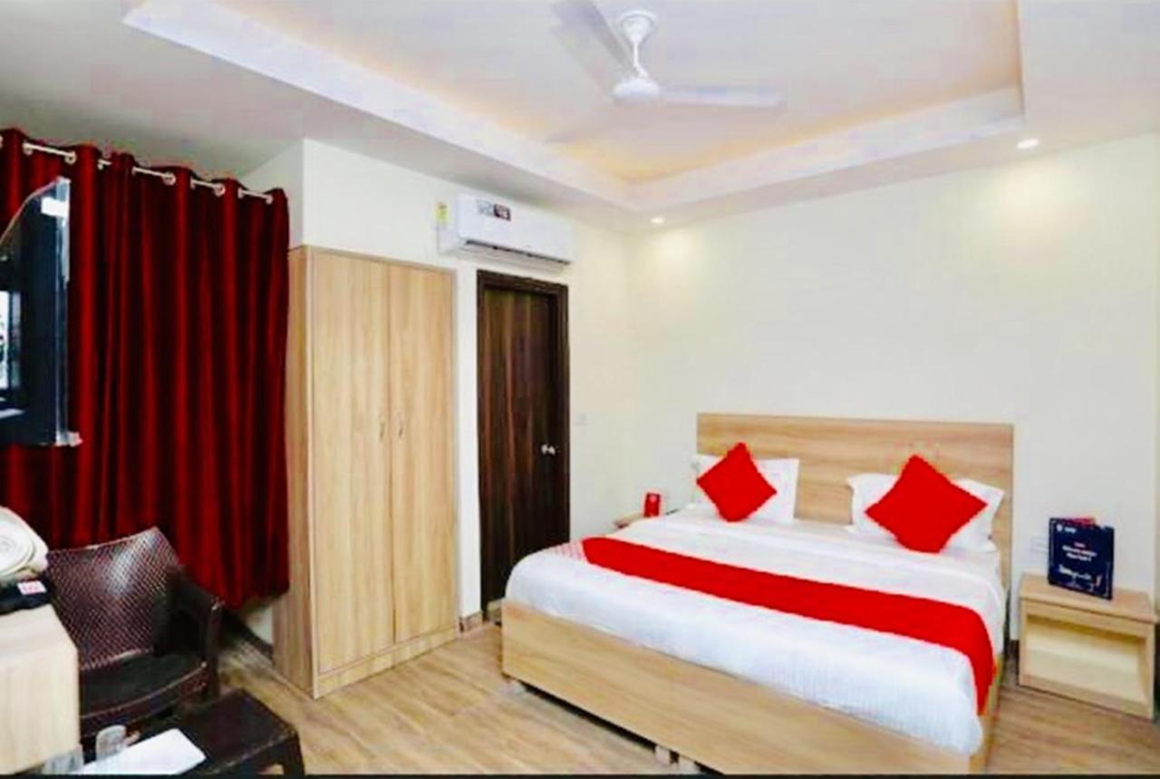 Hotel Golden Bliss At New Delhi Airport Екстер'єр фото