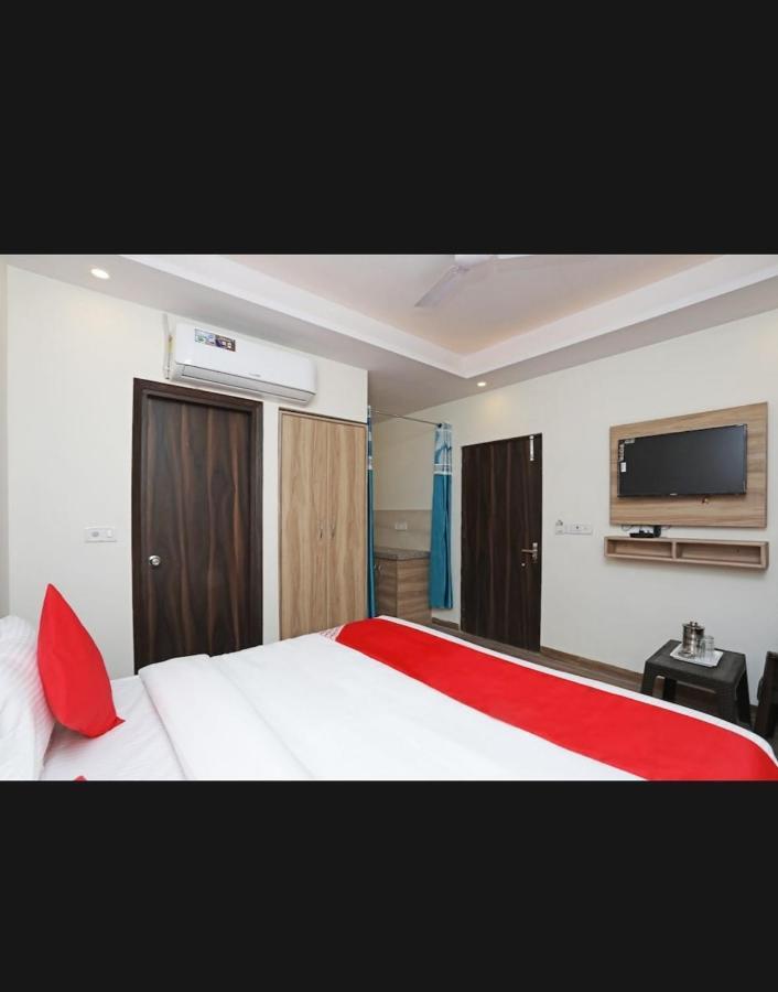 Hotel Golden Bliss At New Delhi Airport Екстер'єр фото