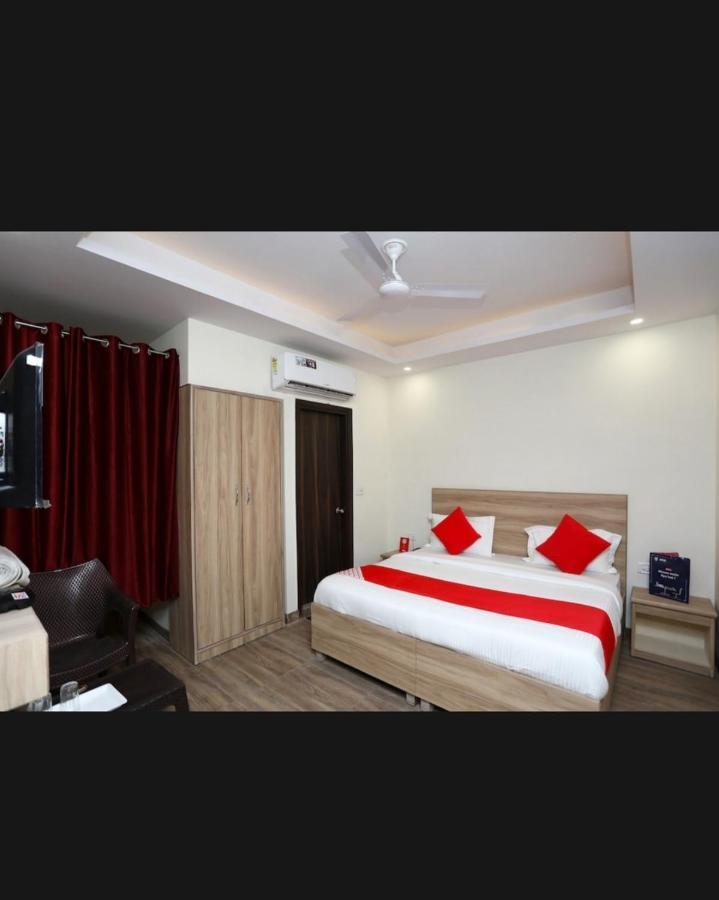 Hotel Golden Bliss At New Delhi Airport Екстер'єр фото